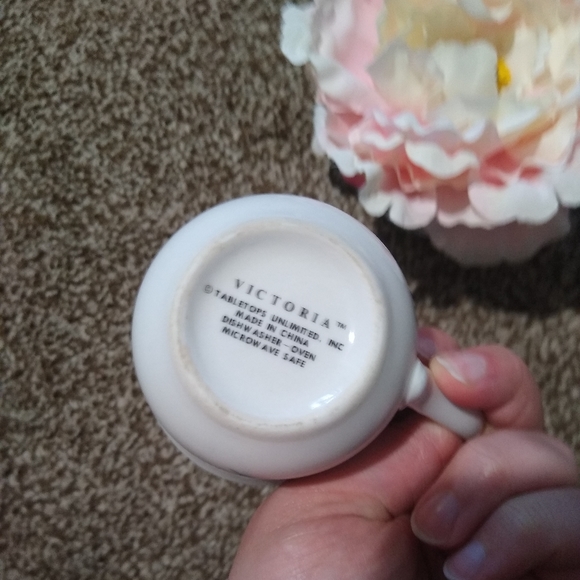 Coffee Mug with Roses - Picture 3 of 3